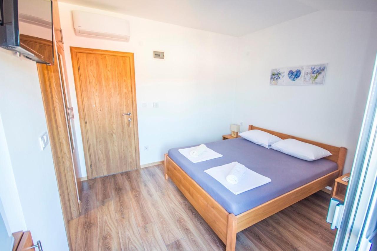 Apartments And Rooms Skalinada Murter Zewnętrze zdjęcie