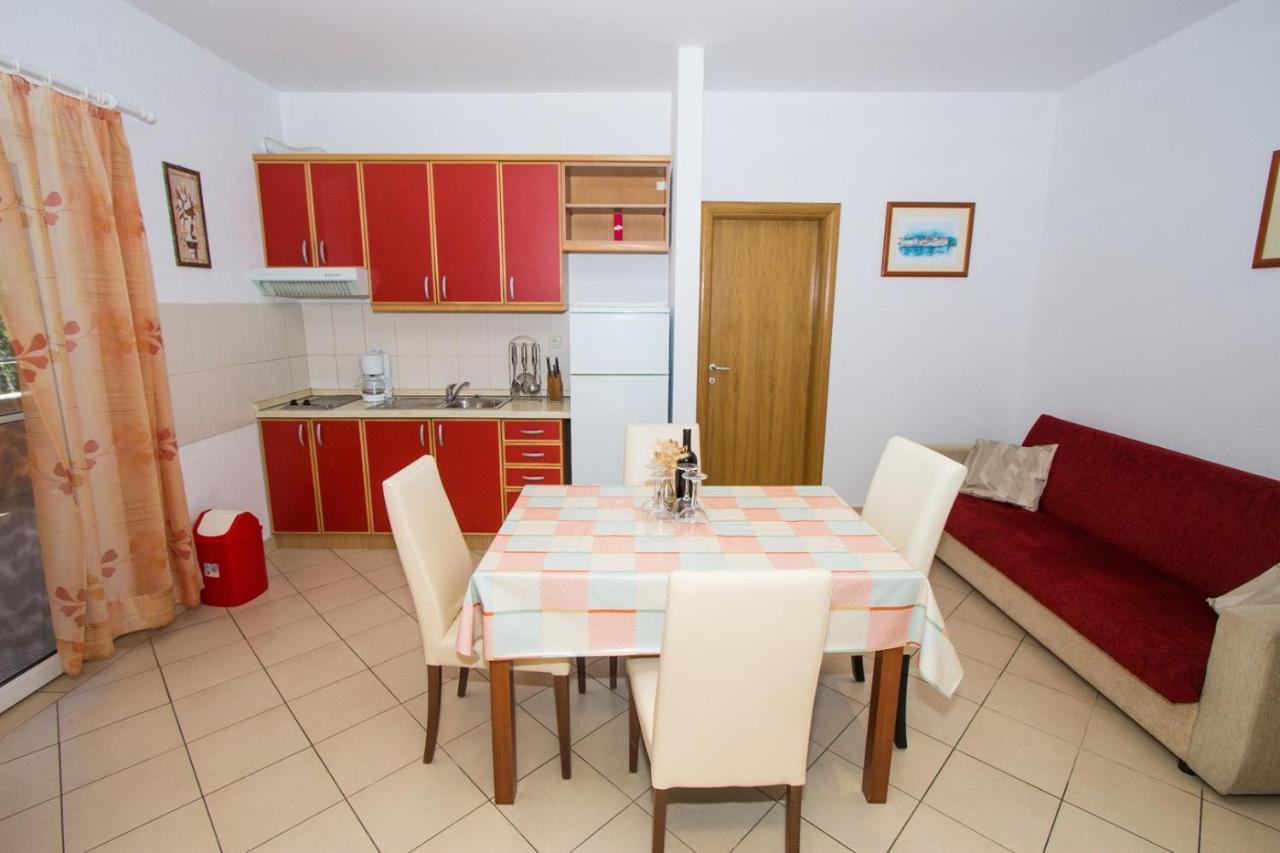 Apartments And Rooms Skalinada Murter Zewnętrze zdjęcie